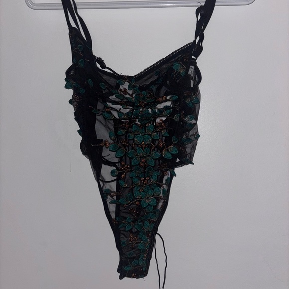 NWOT Black and Green Floral Lace Lingerie Bodysuit (Never Worn) - Picture 5 of 7